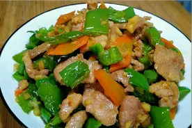 辣椒炒肉还是这样做最好吃，不放一滴油，香辣入味，下酒下饭真香视频封面
