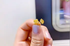 种草啦！漂亮的黄金小耳钉。你喜欢哪款？视频封面