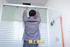 卫生间玻璃淋浴隔断门安装，超详细视频#装门视频封面