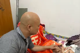 光哥的心里好难过，母亲身体一直不好，压力非常大看着都觉得难受视频封面