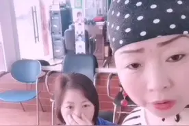 爱耍剪刀的小朋友视频封面