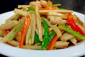 冬天要多吃莲藕，大厨教你清炒莲藕正确做法，清脆香甜，家人爱吃