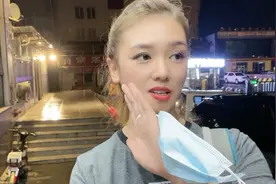 东北地区局部暴雨发大水，火车停运，我被困在哈尔滨了，有家难回视频封面