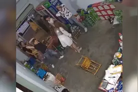 湖南一情侣打架，男子拿板凳往女友后脑勺砸！这种男友该判几年？视频封面