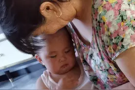 宝宝太困了，还想吃东西，不睡觉视频封面