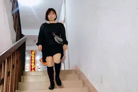 30岁女人魅力不减，稍微一打扮路人纷纷侧目，回头率百分百视频封面