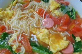 番茄鸡蛋面最好吃，又简单的做法，香味浓郁，汤鲜味美，做法家常