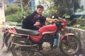 工地老板想把十几年铃木125摩托车当废品卖，大伙看能卖多少钱视频封面