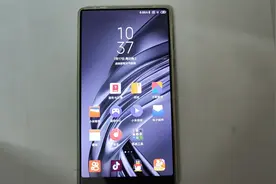 小米mix初代全面屏手机，一代神机出道即巅峰！2022它还能干嘛？视频封面