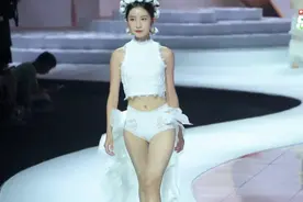 【4k高清国内时装秀第三集】气质高雅，完美身材！视频封面