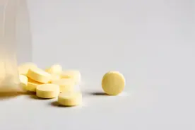每天只吃半片阿普唑仑、艾司唑仑或劳拉西泮，对身体有哪些危害？视频封面