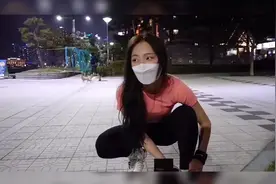 韩国小姐姐单排轮滑秀，炫酷却又不失优雅！视频封面