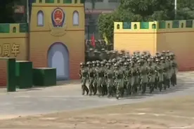 我们深圳边防老武警的警棍盾牌术，预防突发事件，打击偷渡分子视频封面