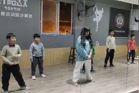 我上课时的样子视频封面