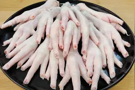 厨师长教你“凤爪”的秘制家常做法，骨香软糯入味，下酒又下饭视频封面