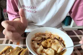 大学生吃播-馄饨、猪猪包🐷视频封面