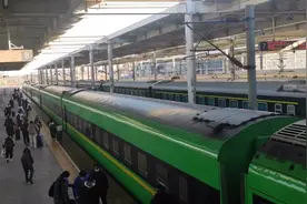 秦皇岛市开通去北京的城际列车！真方便！京津冀一体化牛！记烟火视频封面