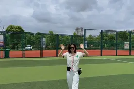 显瘦V领时尚冰丝针织短袖 不同的搭配组合 上身出彩 大方优雅视频封面