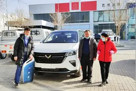 给小姨夫找台10万办完空间大底盘高的SUV-五菱星辰视频封面