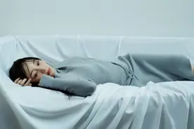 李小璐和女儿跳韩国女团舞，甜馨动作优美显成熟视频封面