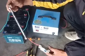 电动车电瓶充不上电怎么办？一条螺丝就能激活电瓶和新的一样视频封面