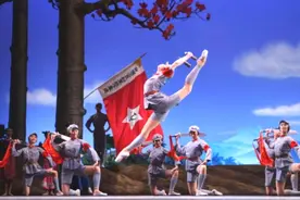 样板戏堪称国内舞台剧的巅峰，是几代人的青春和记忆视频封面