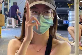 宿舍变装秀，跳出恋爱的感觉视频封面