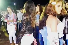 单身的小姐姐又来跳舞了，她们美丽又大方，而且舞姿很优美视频封面