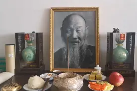 初一十五都要给师父上香上供。怀念，不只是一句空话。视频封面