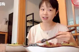 情绪低落时，简单做上一道算不上美味但是能让你心情舒畅的美食视频封面