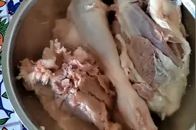 国宴大厨烀羊腿方法，蘸料更是美味绝伦，简单易学。视频封面