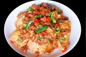 老豆腐焖肉末家常做法，豆入味肉质鲜嫩不柴，好吃下饭营养丰富。视频封面