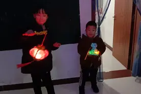 两个宝贝的灯笼好不好看？这还是去年元宵节买的看看怎么保存的吧视频封面