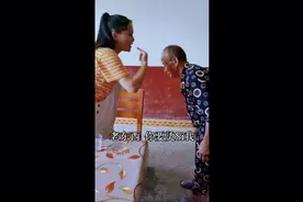 百善孝为先，请保姆照顾父亲，没想到保姆这样做，太让人可怕了…