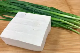 豆腐韭菜这样做，我家一周做5次，每次都要多吃一碗米饭，太香了视频封面