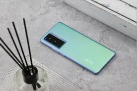 央视评价vivo X70视频封面