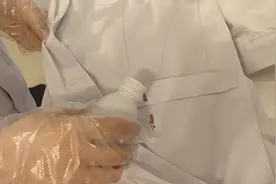 血液遇到双氧水。视频封面