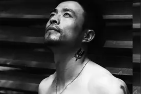杜达雄的摄影作品，是力量与肌肉的享受，是人与自然的完美呈现。视频封面