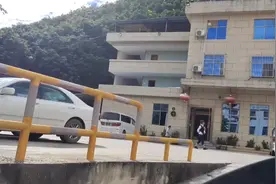 缅甸小勐拉曼秀开发区的情况是什么样子的，车倒是挺多的视频封面