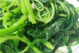 不管炒什么蔬菜，牢记这一点，保证翠绿不变色，比大厨做的还好吃视频封面