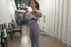 85后自律的妹子，被网友说：目测130斤，量腰围证明没那么重视频封面