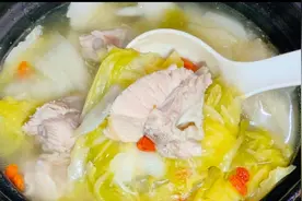 排骨炖白菜这样做，不用加一点油，吃起来清清淡淡原汁原味视频封面