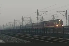 天津开往蓟州北的S902次北仓站4道发车通过永定新河铁路桥视频封面