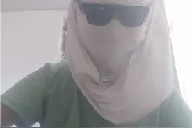 来来来用衣服做面罩