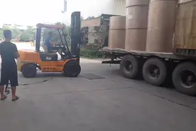 在武汉8000块钱一个月的叉车师傅，一小时卸一车货，技术超一流视频封面