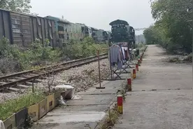 上海铁路局南京东机辆段！视频封面