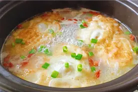 汤鲜味美的白萝卜汤做法，汤色奶白好喝有诀窍，学会了每天都想喝视频封面