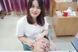 媳妇太坑人了，给自己老公掏耳朵，手艺不好还要收钱视频封面