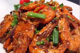 香辣虾很多人都做错了，教你正确做法，皮酥肉嫩，越吃越香视频封面