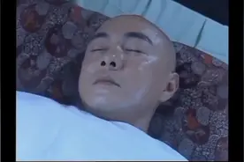 这个光头有点帅！视频封面